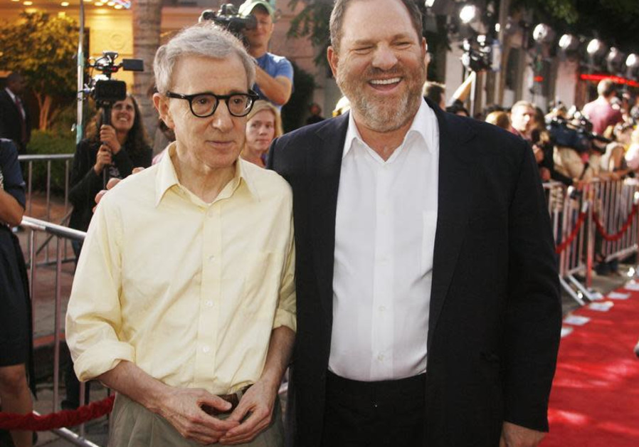 Woody Allen, director of the new film "Vicky Cristina Barcelona", poses with Harvey Weinstein, co-chairman of The Weinstein Co., at the film's premiere in Los Angeles August 4, 2008 / FRED PROUSER/REUTERS  