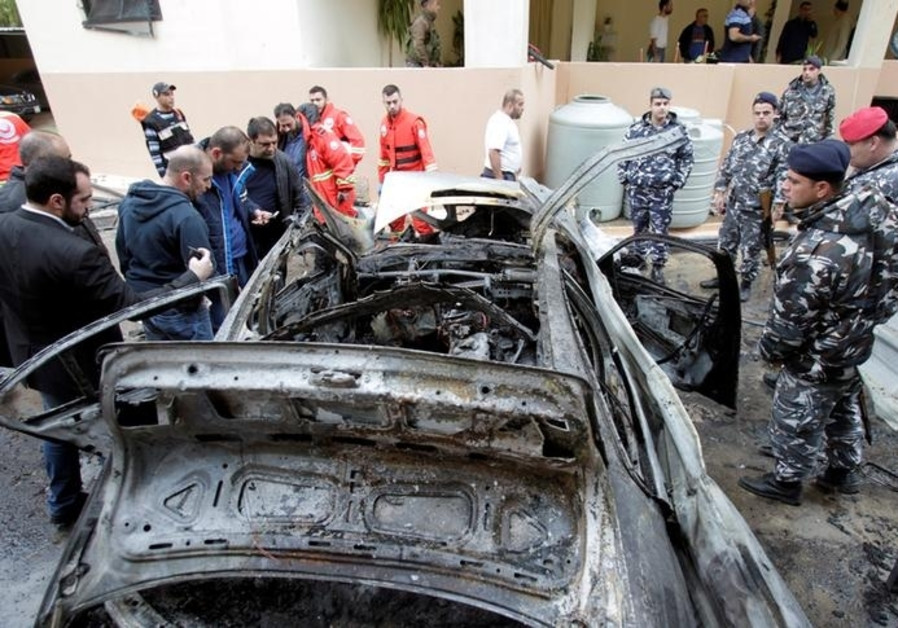 Résultat de recherche d'images pour "Lebanon car bomb blast 'wounds Hamas official'"