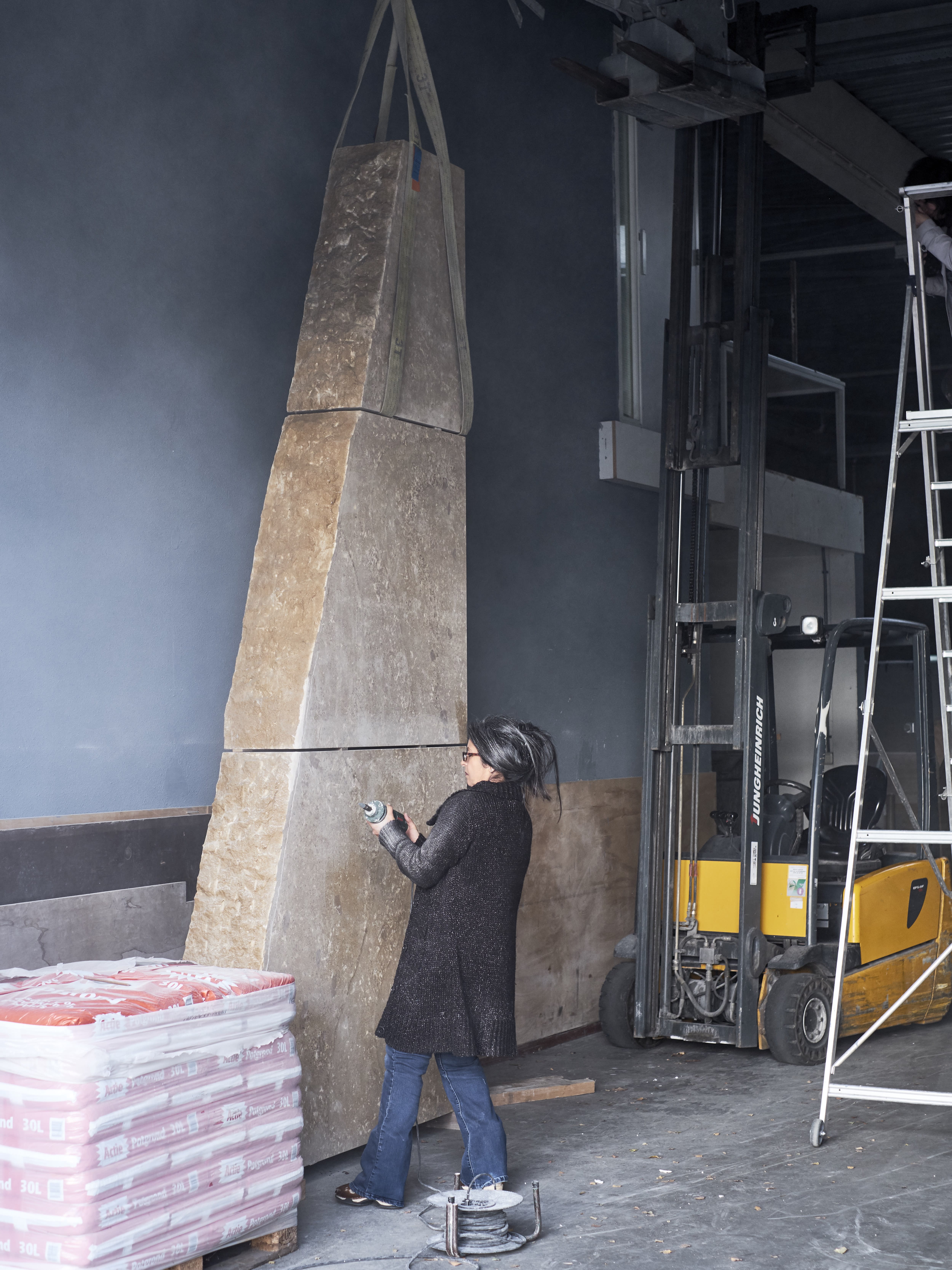 Anat Ratzabi, the artist, working on the monument to the murdered Jews of The Hague (PIET GISPEN PHOTOGRAPHY/THE HAGUE)