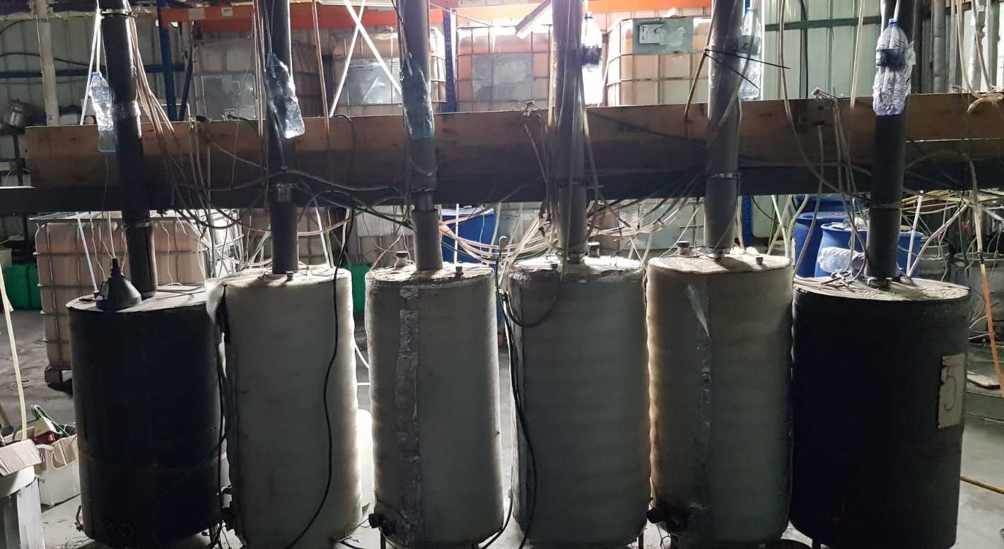 Factory producing illegal alcohol in central Israel (POLICE SPOKESPERSON'S UNIT)