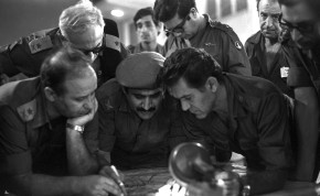  IDF chief David Elazar (right) confers with generals Yitzhak Hofi and Adam Yekutiel on October 10, 1973.
