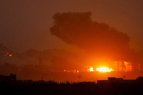  Smoke billows after an Israeli airstrike in Gaza, amid the ongoing conflict between Israel and the Palestinian terrorist group Hamas, as seen from southern Israel, December 2, 2023.