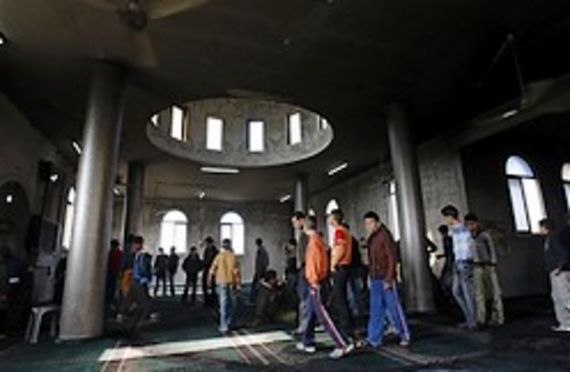 mosque yasuf palestinians inspect 248.88 (photo credit: AP)