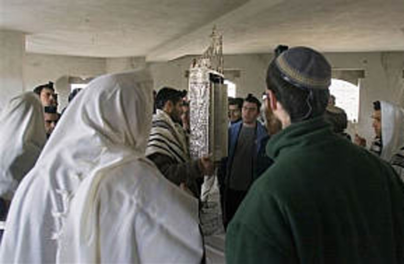 hebron settlers 298 ap (photo credit: AP)
