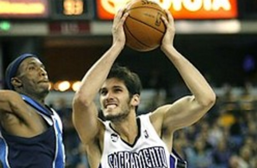 casspi nba where is the basket (photo credit: )