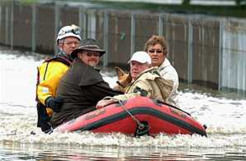 Britain flood 298.88 (photo credit: AP)