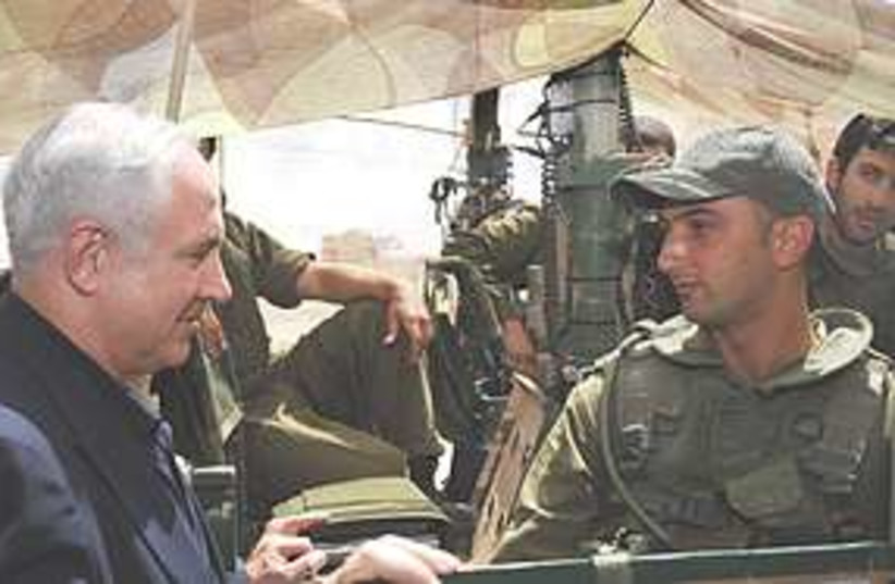 Netanyahu visits north 311 (photo credit: IDF)