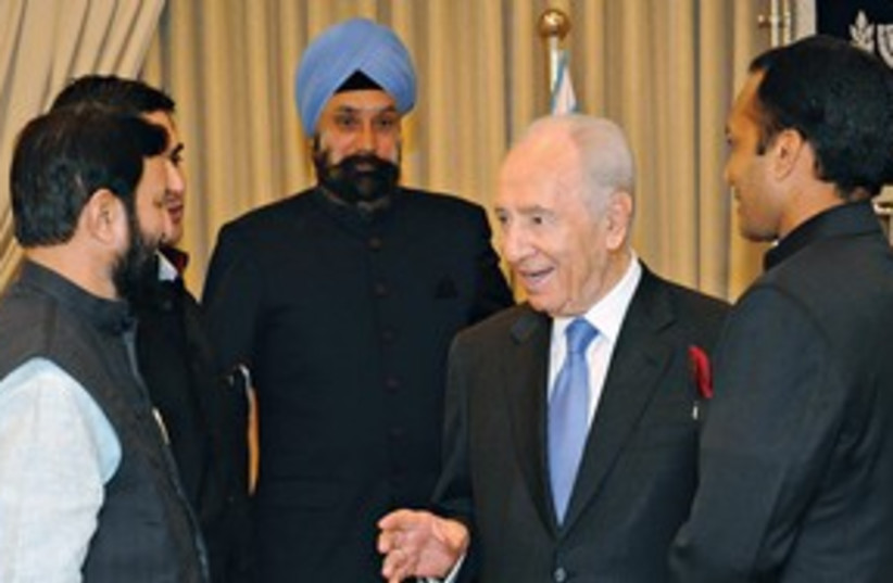 Peres in India 311 (photo credit: Mark Neiman/GPO))