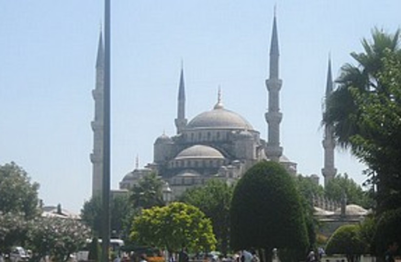 blue mosque istanbul 311 (photo credit: Elana Kirsh)