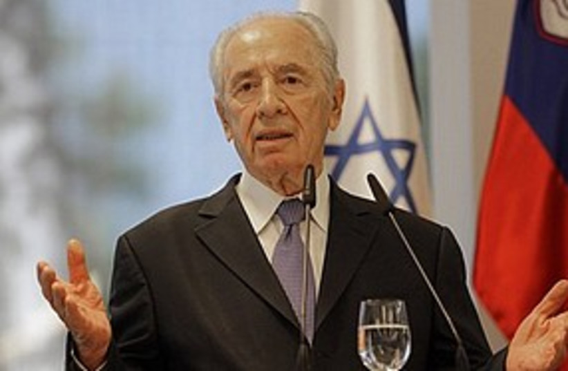 Peres speaking  311 AP (photo credit: Associated Press)
