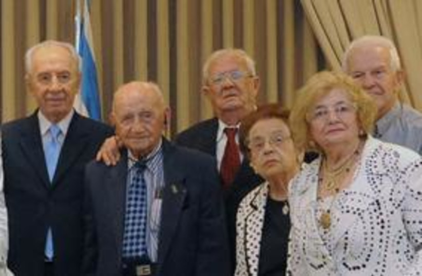 Peres with old people 311 (photo credit: Meytal Yeslovitz)