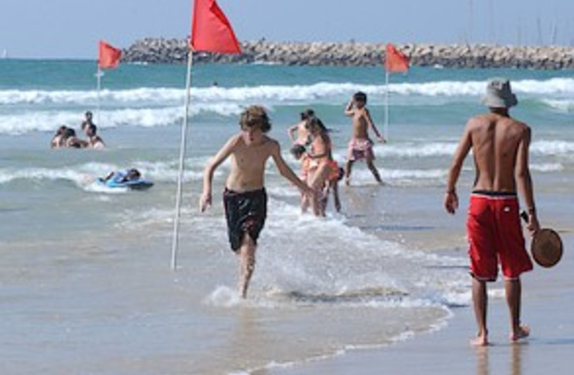 Herzliya beach 298.88 (photo credit: Ariel Jerozolimski)