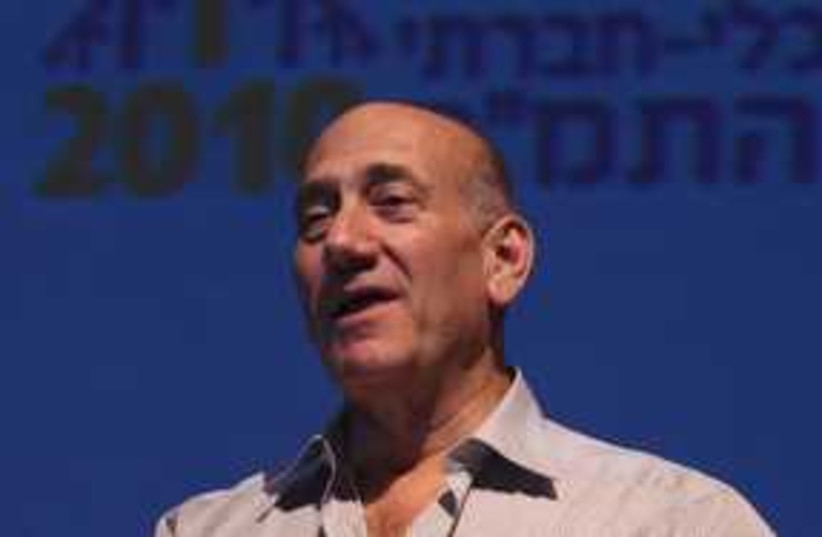 Ehud Olmert speech 311 (photo credit: Yossi Zamir)