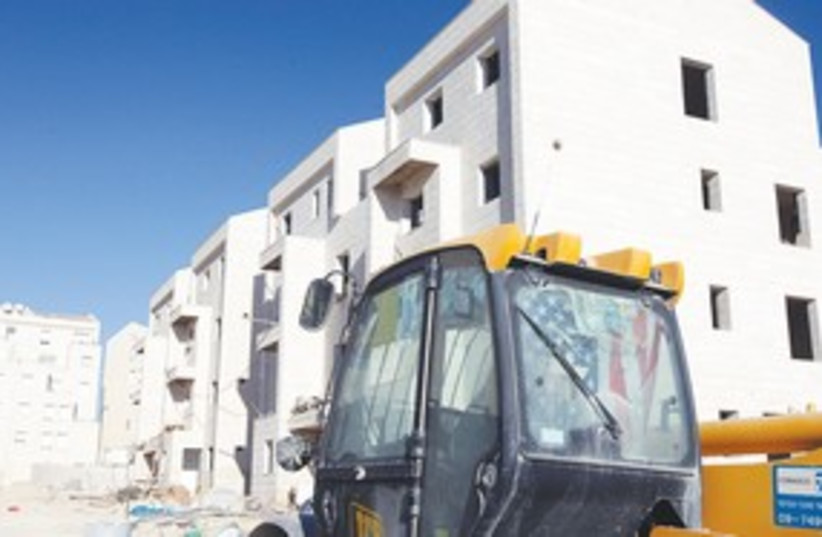Givat Ze'ev construction 311 (photo credit: Marc Israel Sellem)