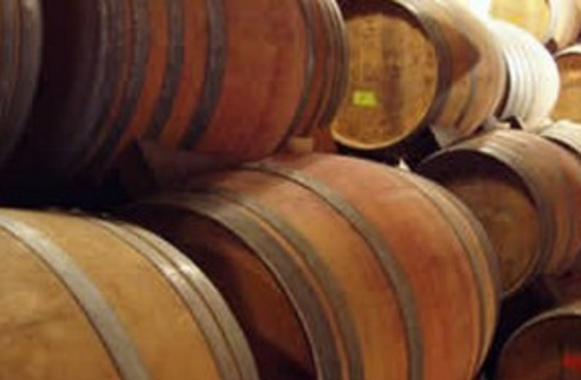 wine barrels 311 (photo credit: leadel.net)