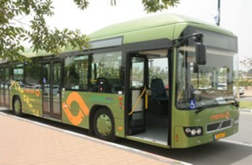Hybrid Bus 311 (photo credit: gali amoyal)