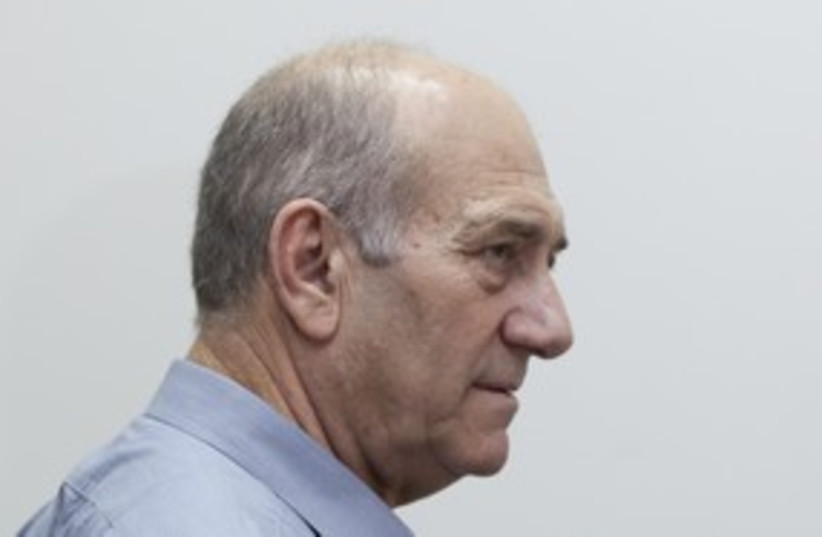 Olmert at trial (photo credit: Dudi Vaknin)