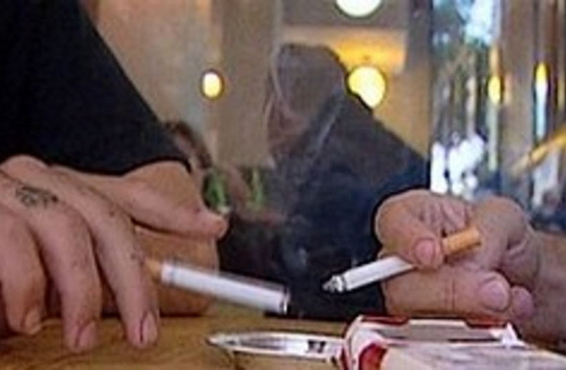 public smoking 224 88 (photo credit: Channel 10)