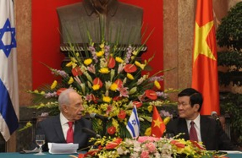 Peres and Vietnamese President Truong Tan Sang 311  (photo credit: Mark Neyman/GPO)