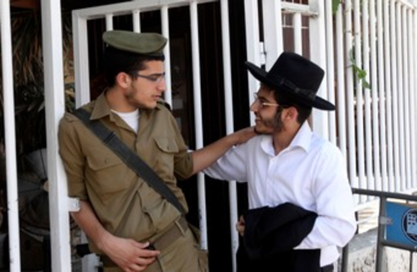 Haredi, soldier at IDF recruitment office 370 (photo credit: Marc Israel Sellem)