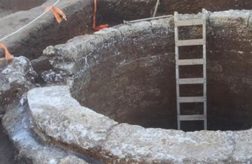 Ancient well unearthed in northern Tel Aviv - The Jerusalem Post