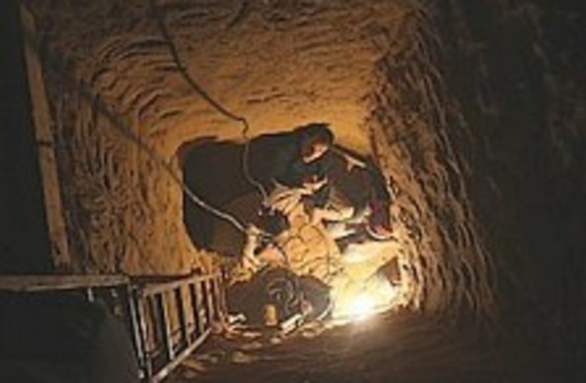 smuggling tunnel 224.88 (photo credit: AP)