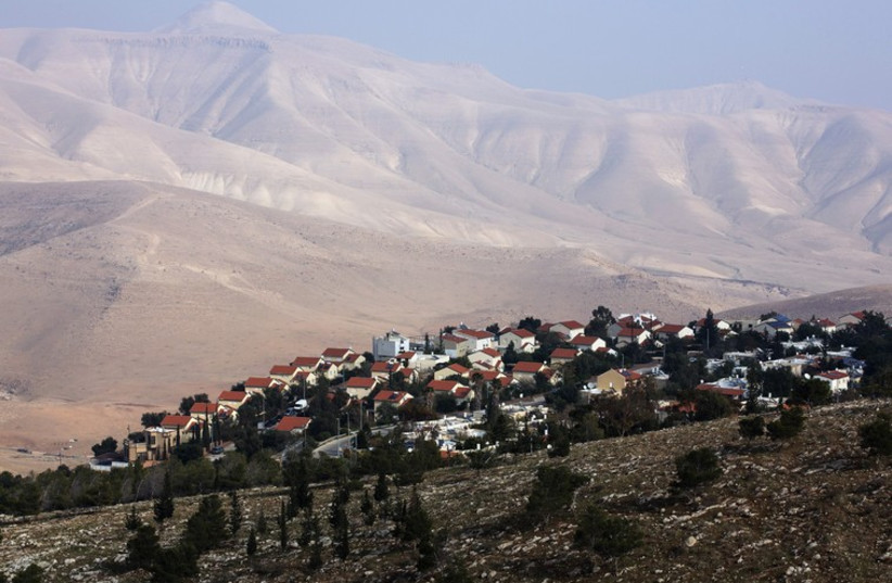 Houses can be seen at the Jewish West Bank settlement of Maale Efrayim in the Jordan Valley (photo credit: REUTERS)