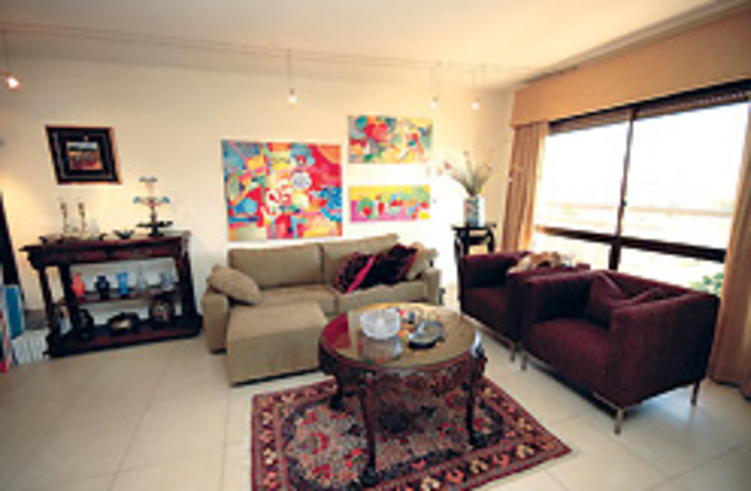 living room 88 248 (photo credit: Eyal Izhar)