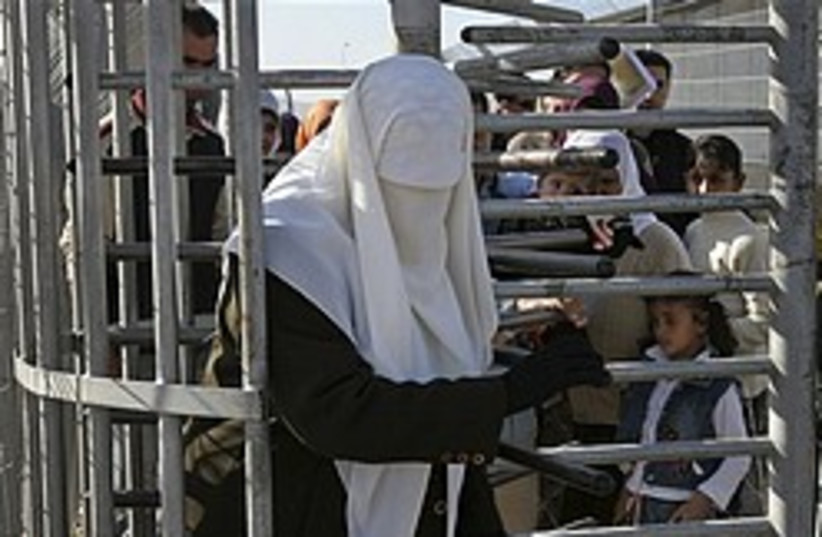 nablus hawara burka woman 248 88 (photo credit: AP)