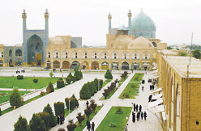 Iran mosque 88 248 (photo credit: STEPHEN SHAINWALD)