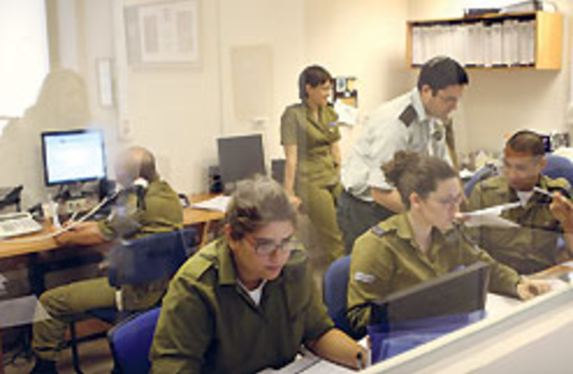 IDF Spokesmans foreign press 88 248 (photo credit: Ariel Jerozolimski)