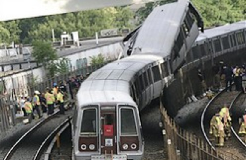 washington metro crash 248.88 (photo credit: AP)