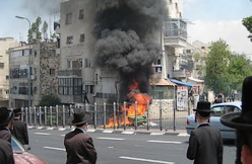 haredi riot burning garbage 248 88 (photo credit: Alisa Ungar-Sargon)
