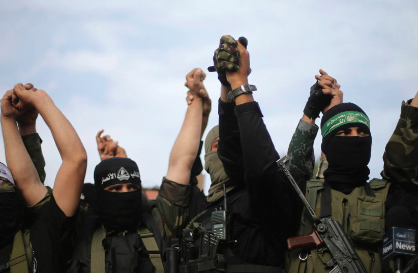 Hamas members (photo credit: REUTERS)
