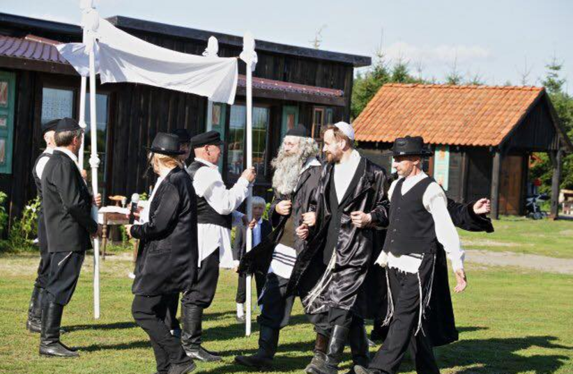 Town in Poland recreates Jewish wedding (photo credit: JONNY DANIELS)