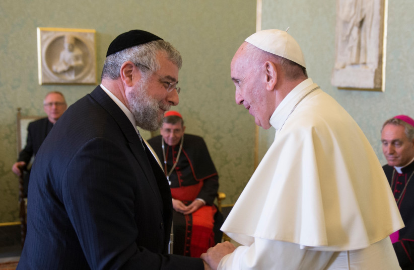 Pope Francis and Rabbi Pinchas Goldschmidt, September 2017 (photo credit: L'OSSERVATORE ROMANO - SVF)