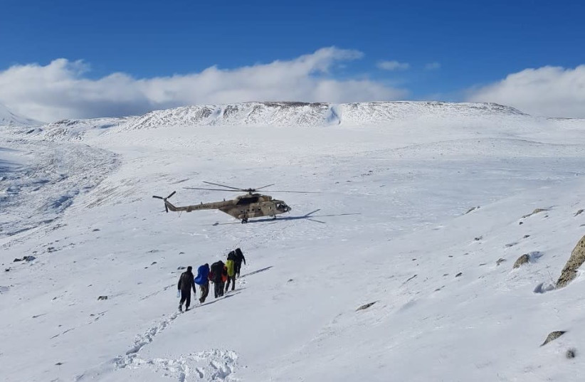 Five Israelis rescued on a mountain in Mongolia (photo credit: HAREL INSURANCE COMPANY)