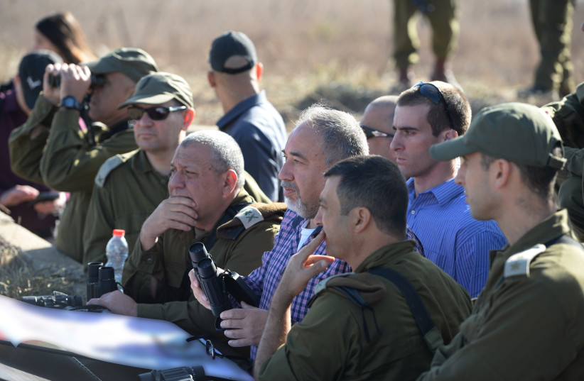 Defense Minister Avigdor Liberman on Israel's northern border, November 2017 (photo credit: ARIEL HERMONI / DEFENSE MINISTRY)