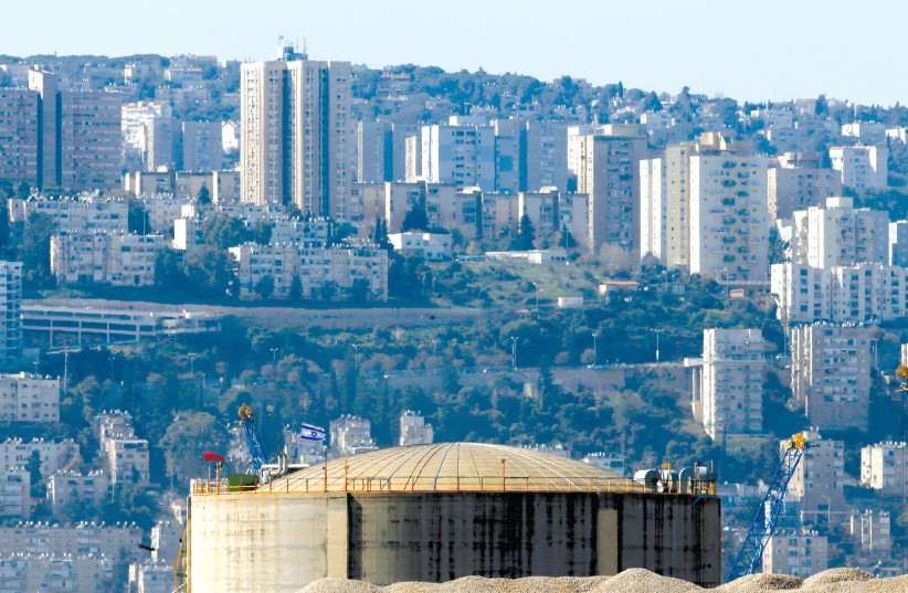 The HAIFA Chemicals’ ammonia tank (photo credit: BAZ RATNER/REUTERS)