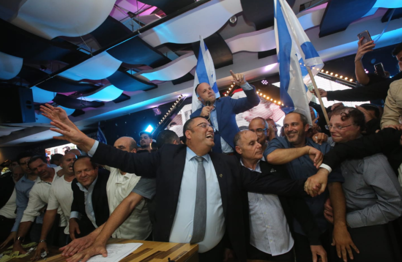 Moshe Lion celebrates his victory, winning the Jerusalem mayoral election (photo credit: MARC ISRAEL SELLEM)