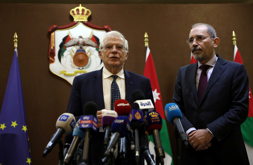 Jordanian Foreign Minister Ayman al Safadi and High Representative of the EU for Foreign Affairs and Security Policy and Vice-President of European Commission Josep Borrell speak to the media after their meeting in Amman, Jordan, February 2, 2020 (photo credit: REUTERS/MUHAMMAD HAMED)