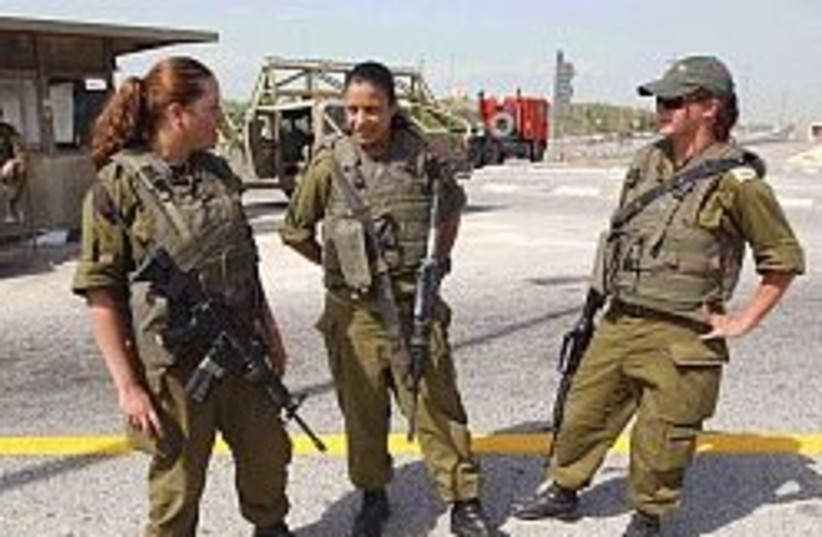 female soldiers aj 248 88 (photo credit: Ariel Jerozolimski [file])