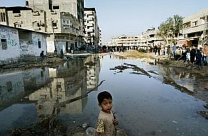 palestinian boy poor 298 (photo credit: AP [file])