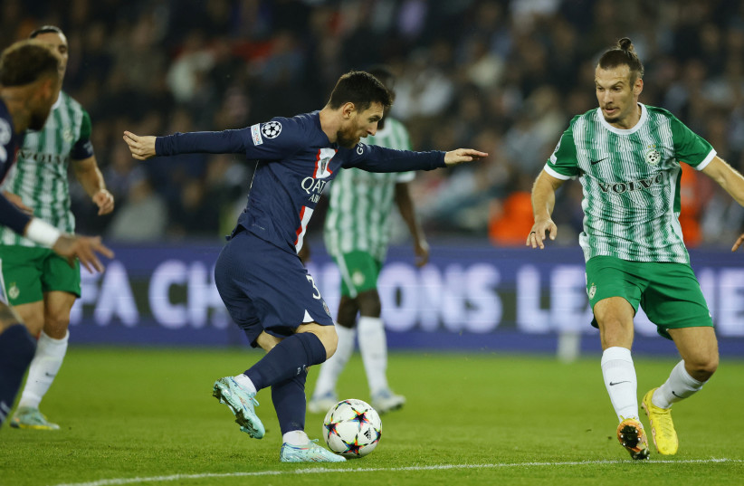  Paris St Germain's Lionel Messi scores their fourth goal. (photo credit: REUTERS/SARAH MEYSSONNIER)