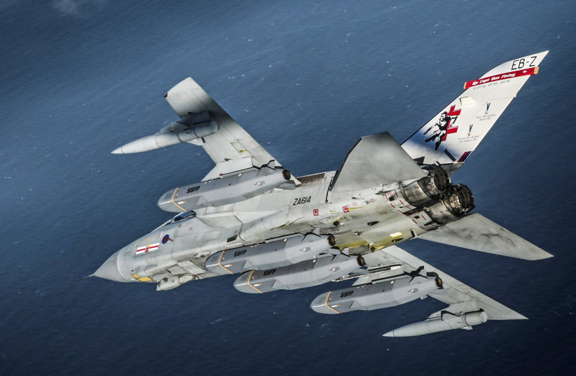  Image of a 41 Sqaudron (the RAF's test and evaluation Sqn) Tornado GR4, preparing to test fire four Storm Shadow missiles over the Atlantic Ocean (photo credit: ROBERT SULLIVAN/VIA FLICKR)