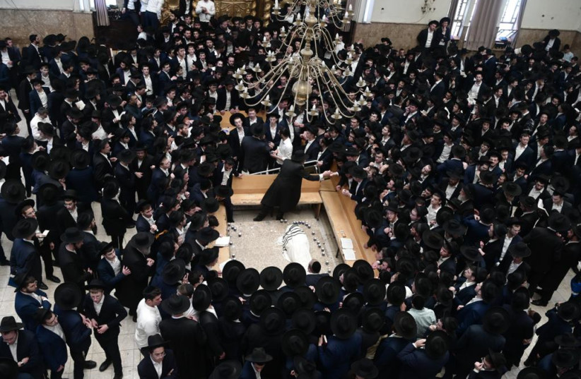  A crowd of ultra-Orthodox Jews are seen at the funeral of Rabbi Gershon Edelstein in Bnei Brak, Israel, on May 30, 2023. (photo credit: AVSHALOM SASSONI/MAARIV)