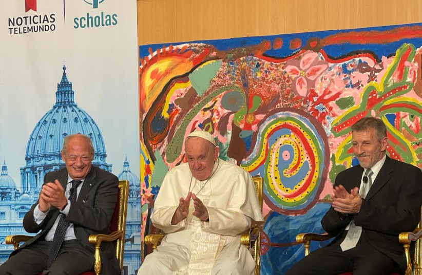 Jose Maria del Corral, President of Scholas Occurrentes, Enrique Palmeyro, World Director of Scholas Occurrentes with Pope Francis (photo credit: PR Y.A. Maof)