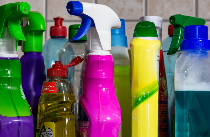  Cleaning products (illustrative). (photo credit: PIXABAY)
