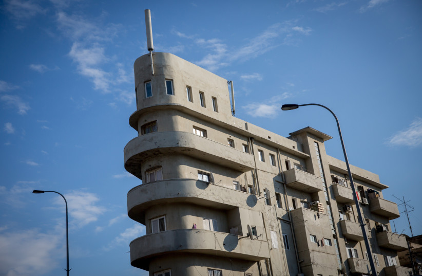  View of the Boat House, on 76 Levanda Street, in Tel Aviv, built in Bauhaus style by architect Shimon Hamadi Levi in 1934. November 06, 2018. (photo credit: MIRIAM ALSTER/FLASH90)