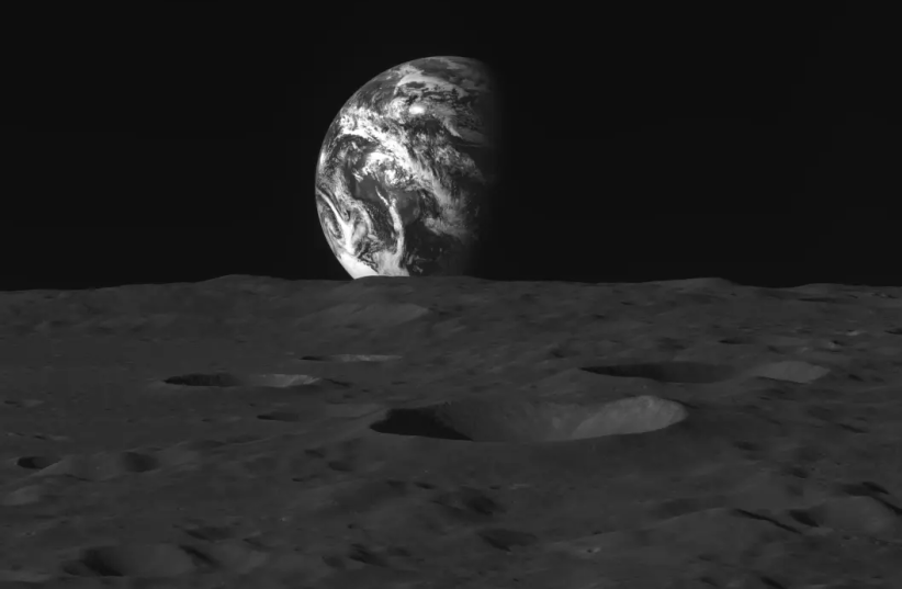  The Moon and the Earth from space (photo credit: From the Twitter of the South Korean Space Agency)
